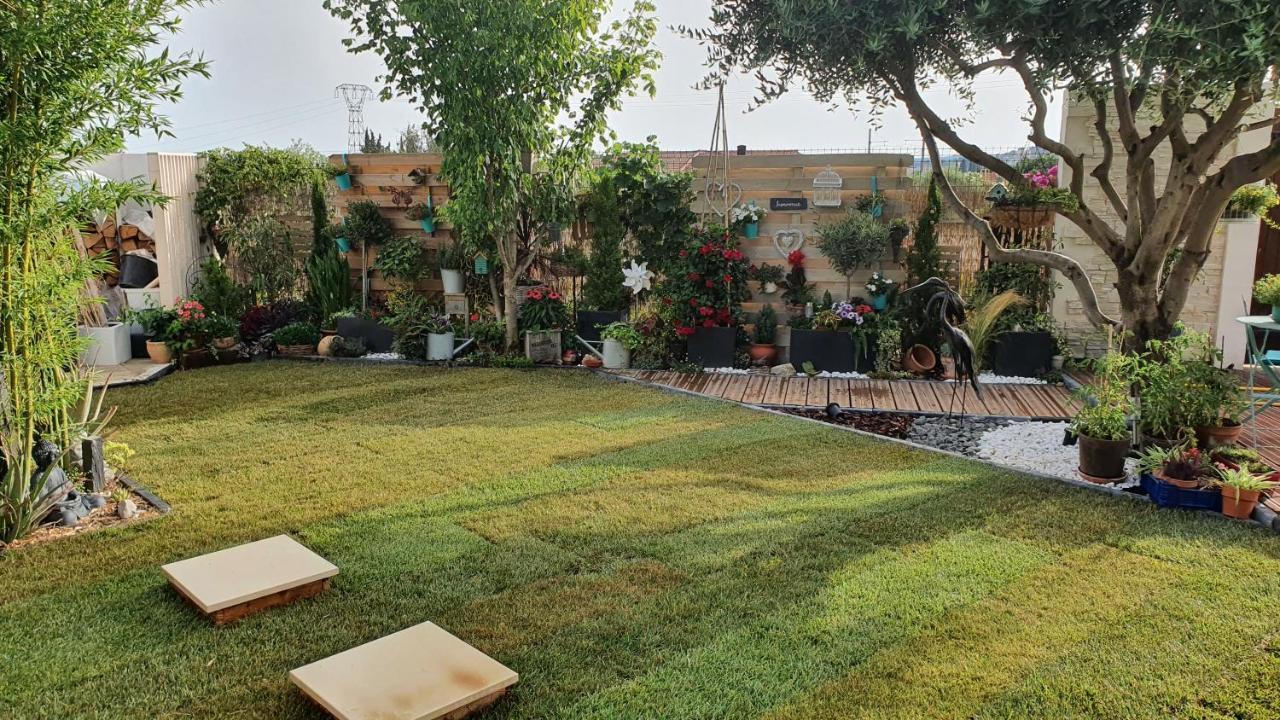 Le Petit Coin De Provence Bed & Breakfast Бокер Екстериор снимка