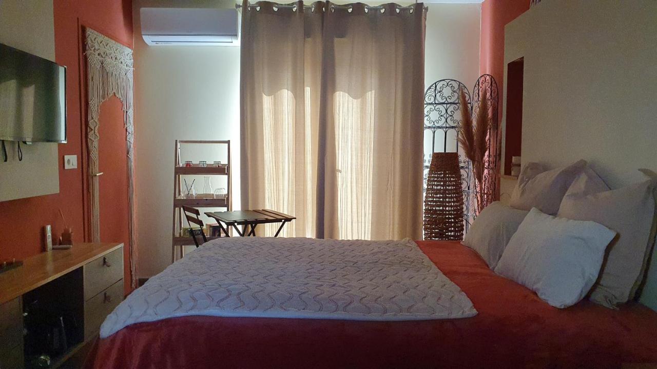 Le Petit Coin De Provence Bed & Breakfast Бокер Екстериор снимка